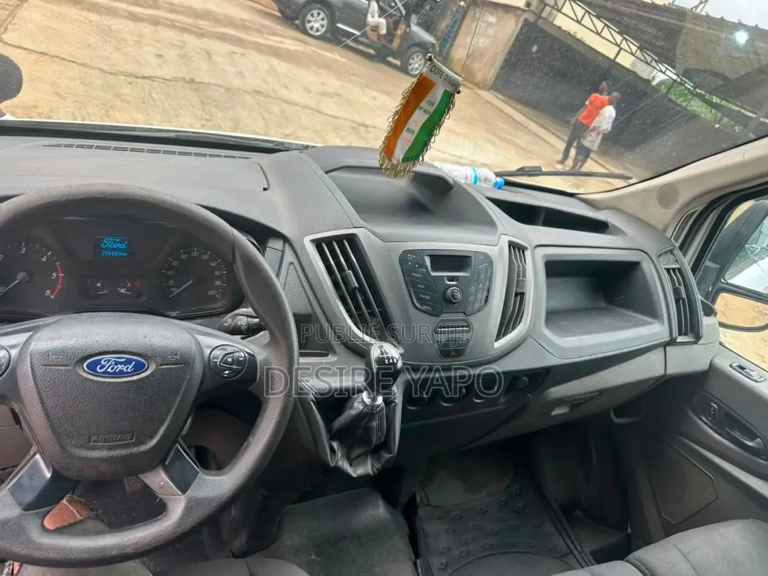 Ford Transit 2019 Blanc