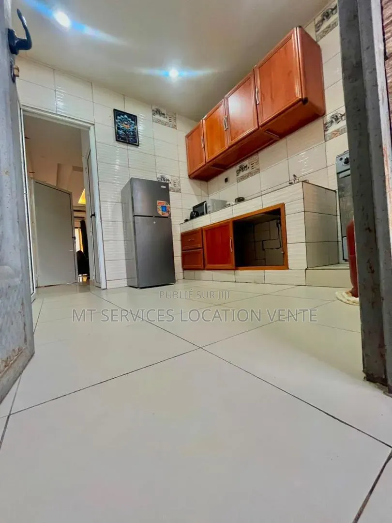 Meublé 3chbre Appartement dans Mt Le Lux À Petit, Cocody à Louer