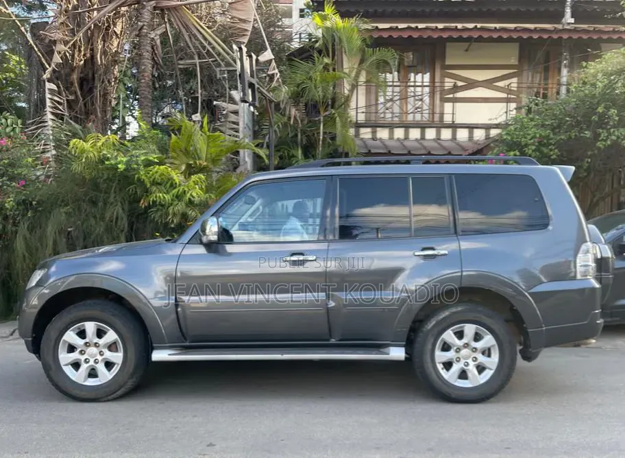 Mitsubishi Pajero V90 3.0 V6 GLS/GLX 2020 Argenté