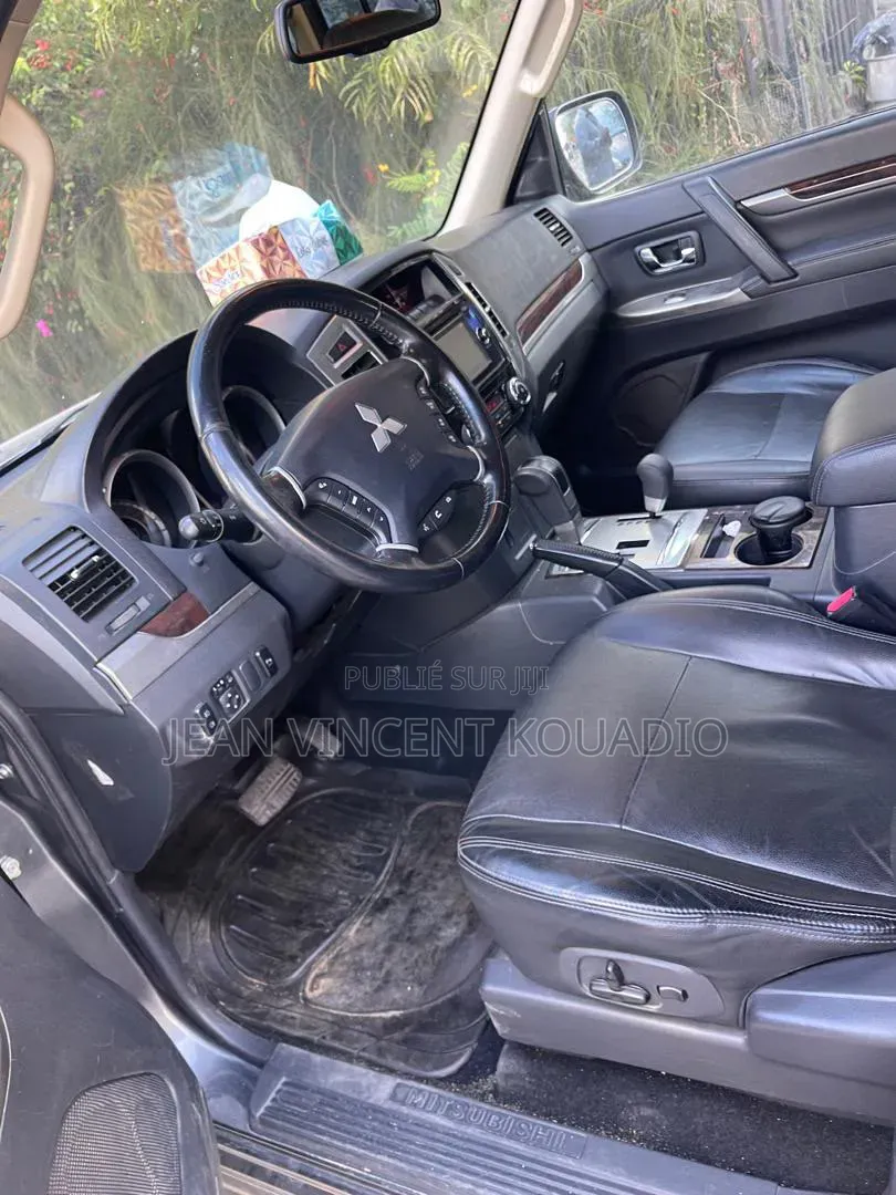 Mitsubishi Pajero V90 3.0 V6 GLS/GLX 2020 Argenté
