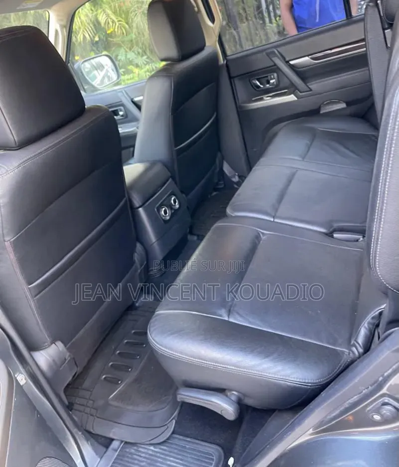 Mitsubishi Pajero V90 3.0 V6 GLS/GLX 2020 Argenté