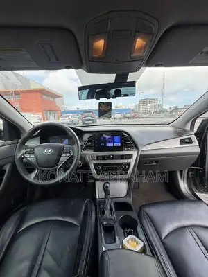Hyundai Sonata Limited 2.0T Seban (2.0L 4cyl 6A) 2016 Noir