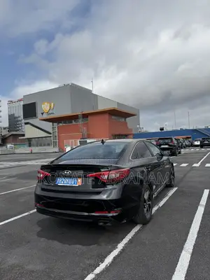Hyundai Sonata Limited 2.0T Seban (2.0L 4cyl 6A) 2016 Noir