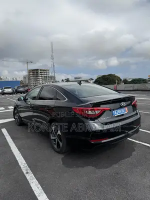 Hyundai Sonata Limited 2.0T Seban (2.0L 4cyl 6A) 2016 Noir