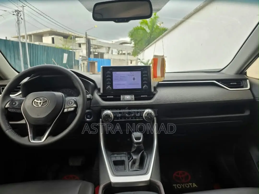 Toyota RAV4 2021 Vert