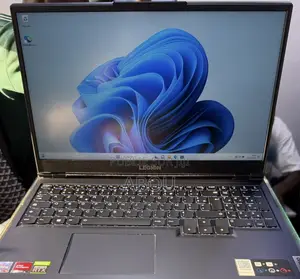 Ordinateur portable Lenovo Legion 5 16GB AMD Ryzen 5 SSD 512GB