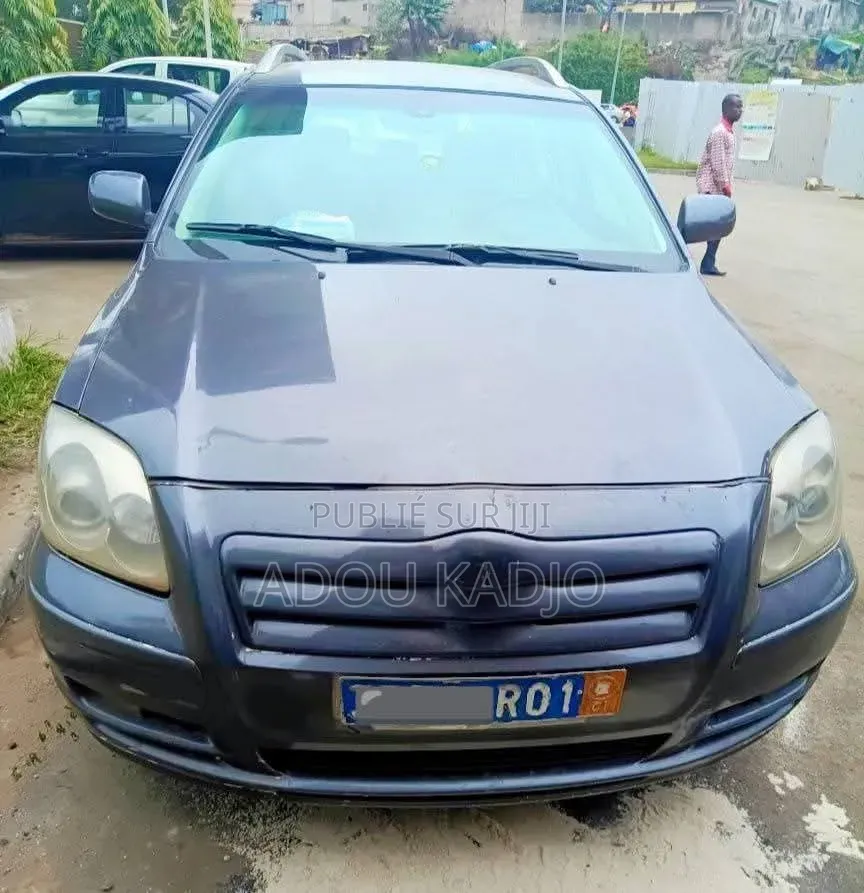 Toyota Avensis 1.8 Executive 2005 Gris