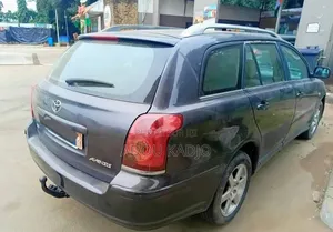 Toyota Avensis 1.8 Executive 2005 Gris