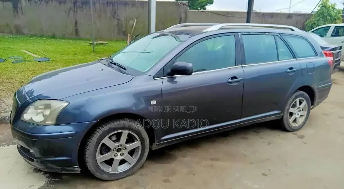 Toyota Avensis 1.8 Executive 2005 Gris