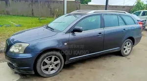 Toyota Avensis 1.8 Executive 2005 Gris
