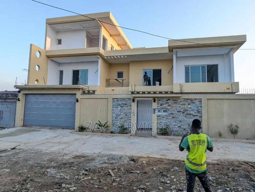 13chbre Duplex dans Zac Services, Cocody à Vendre