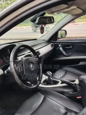 Nouveau BMW 318i 2025 Blanc cassé