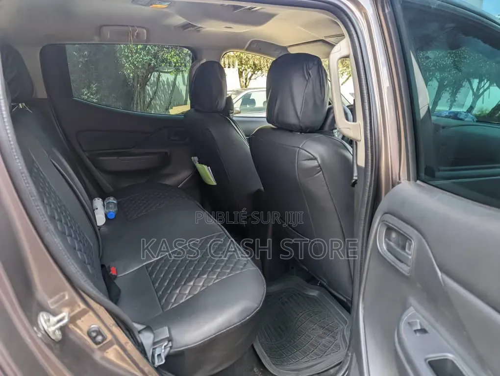 Mitsubishi L200 2020 Gris