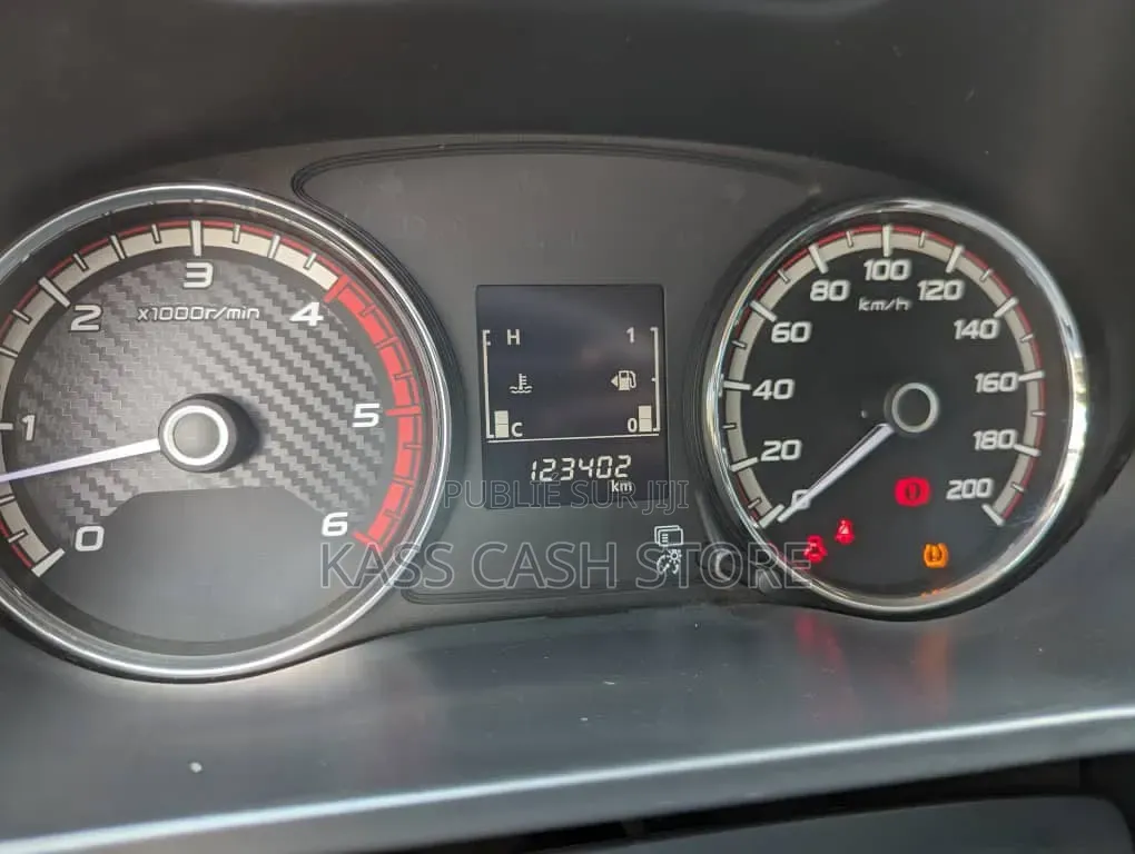 Mitsubishi L200 2020 Gris