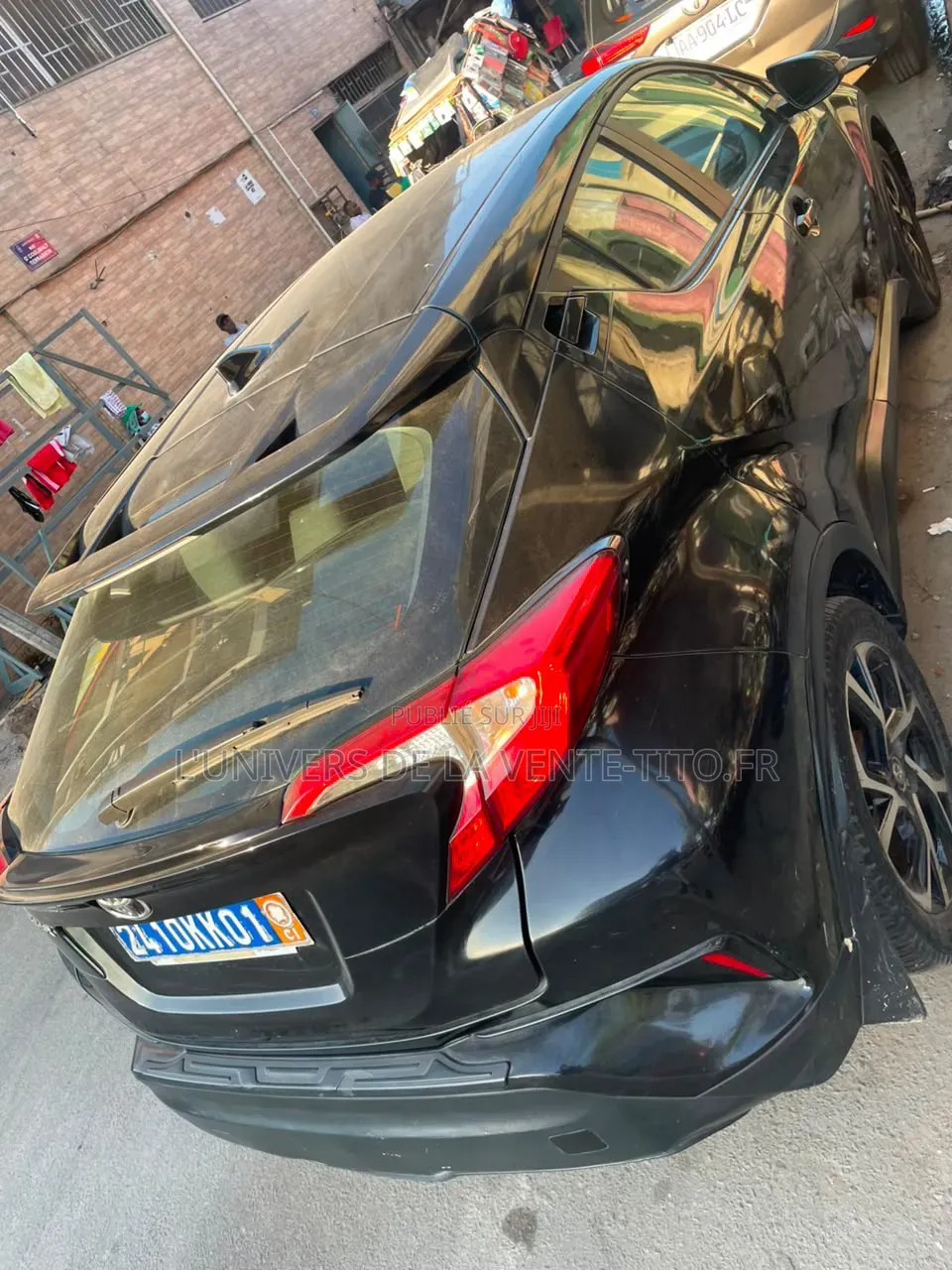 Toyota C-HR XLE FWD Sport Utility (2.0L 4cyl 2AM) 2018 Noir