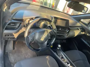 Toyota C-HR XLE FWD Sport Utility (2.0L 4cyl 2AM) 2018 Noir