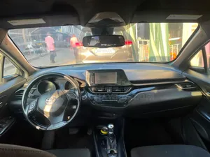 Toyota C-HR XLE FWD Sport Utility (2.0L 4cyl 2AM) 2018 Noir