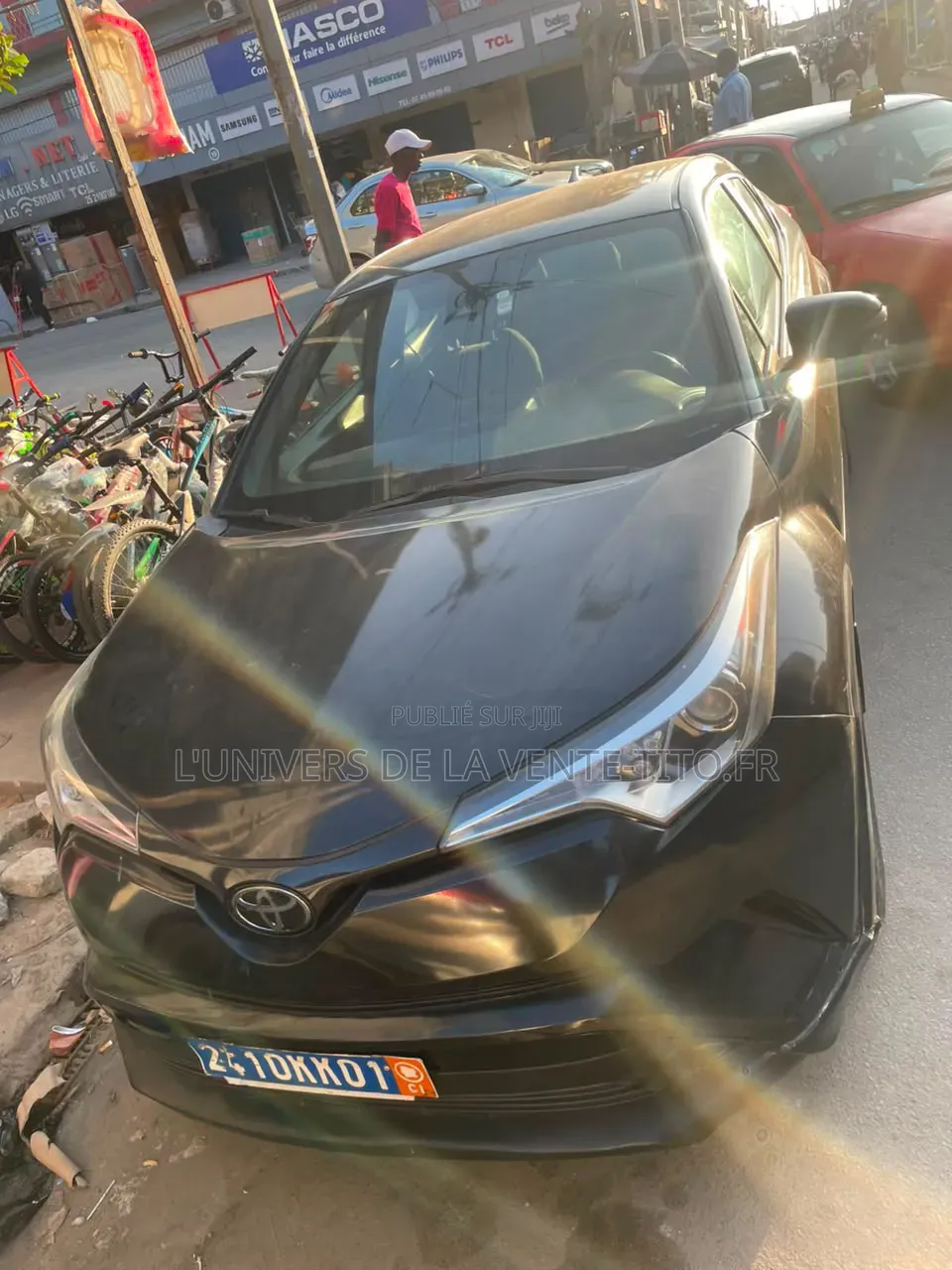 Toyota C-HR XLE FWD Sport Utility (2.0L 4cyl 2AM) 2018 Noir