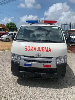 Nouveau Toyota HiAce 2026 Blanc