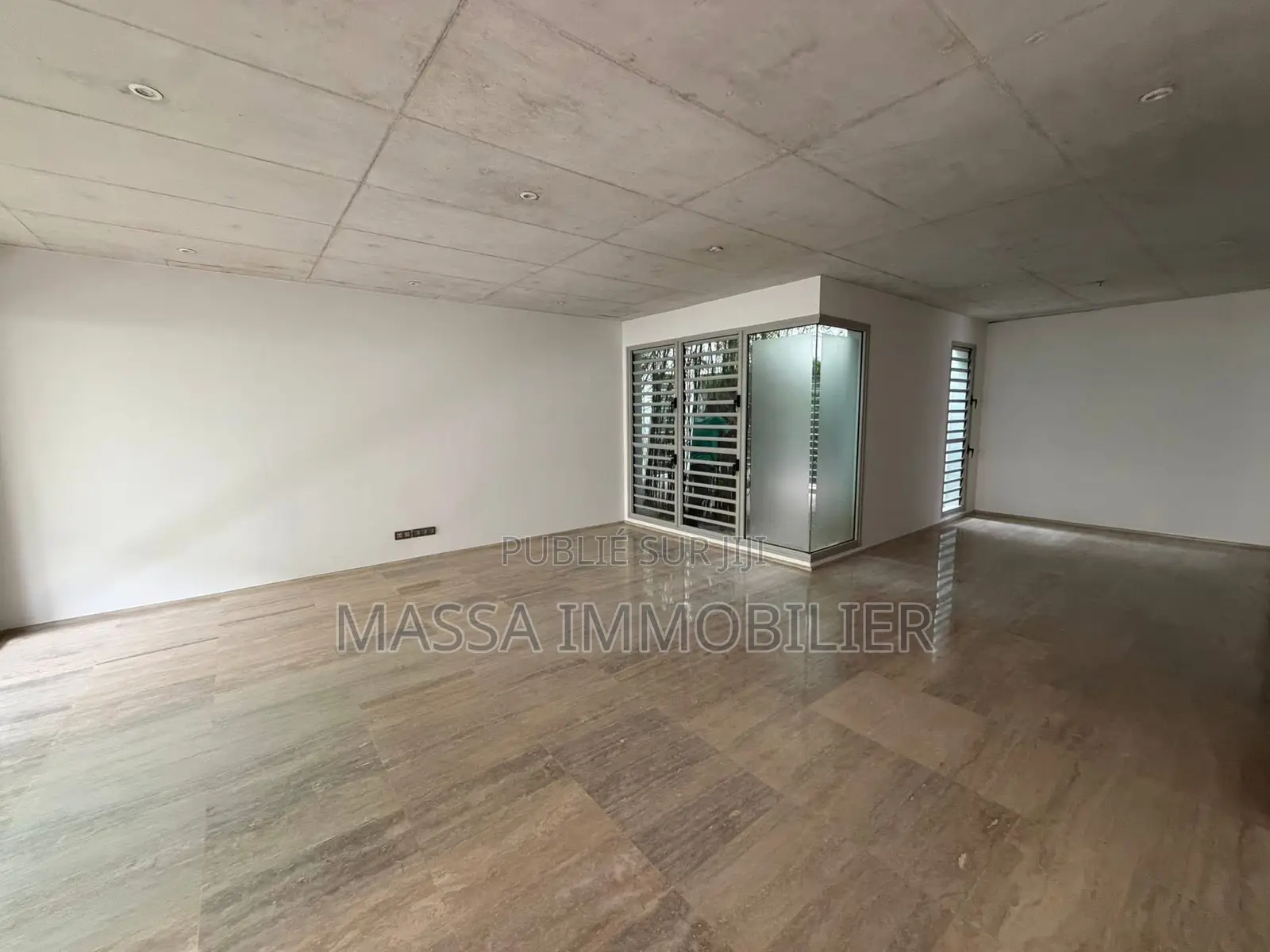 3chbre Appartement dans Massa Immobilier, Cocody à Louer