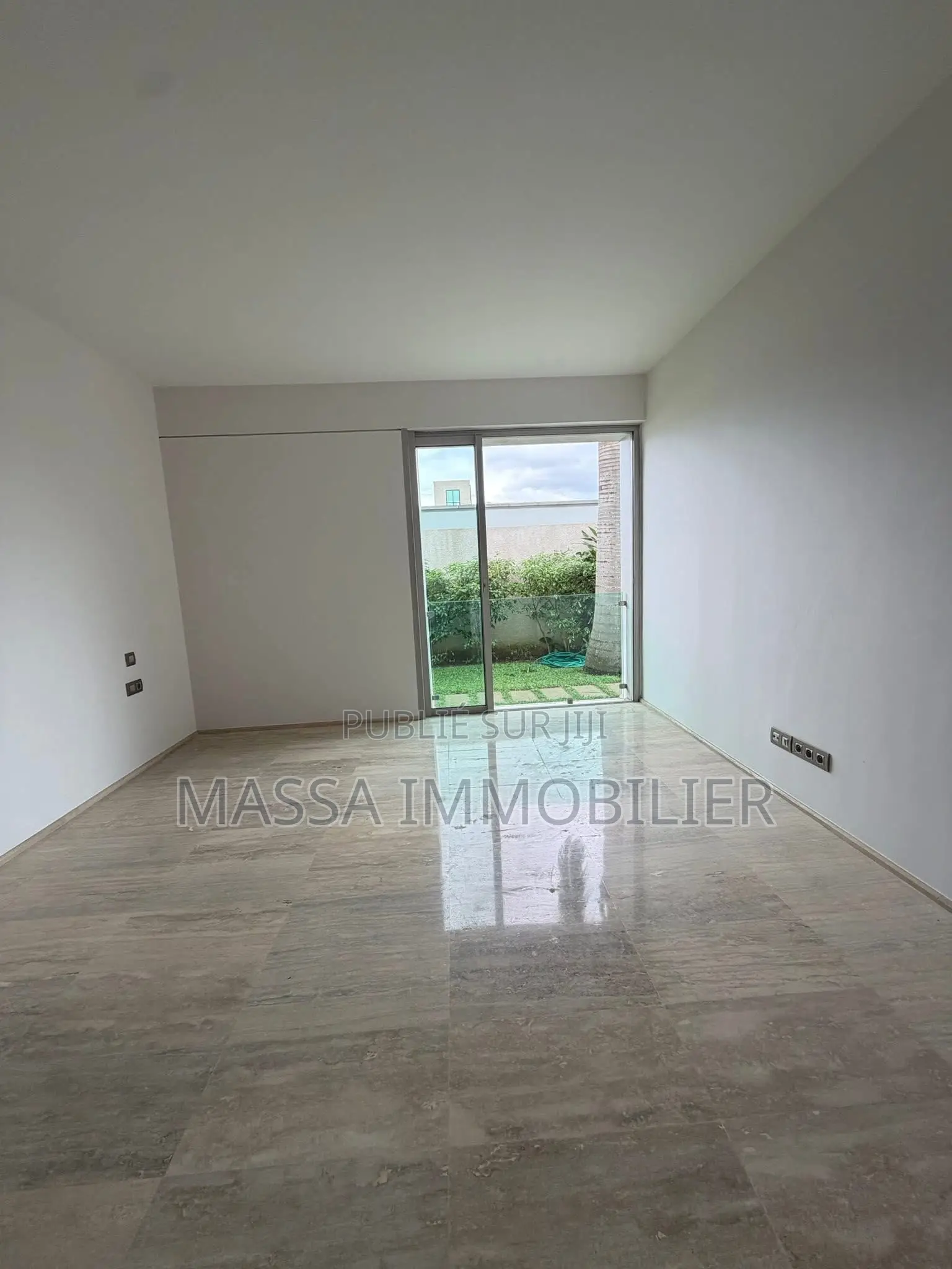 3chbre Appartement dans Massa Immobilier, Cocody à Louer