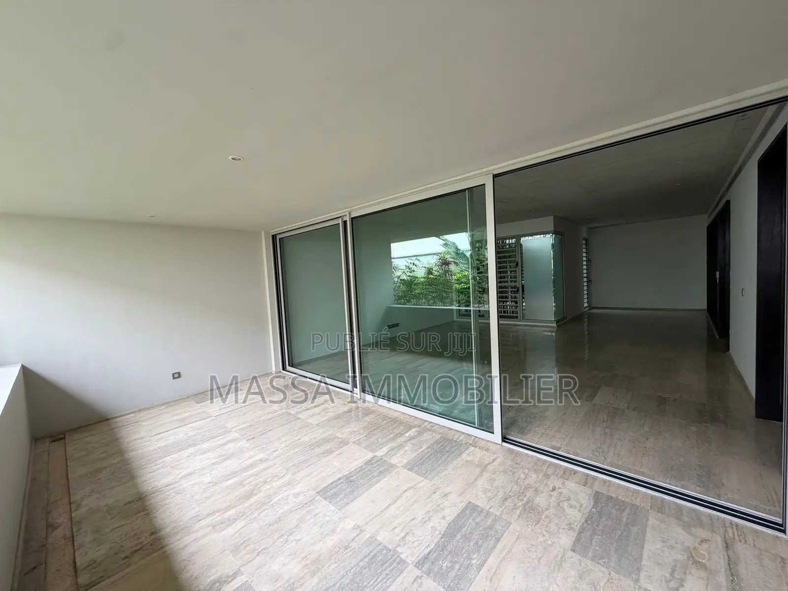 3chbre Appartement dans Massa Immobilier, Cocody à Louer