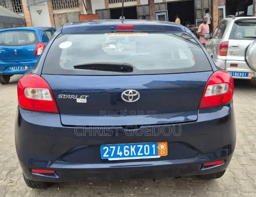 Toyota Starlet 2024 Bleu