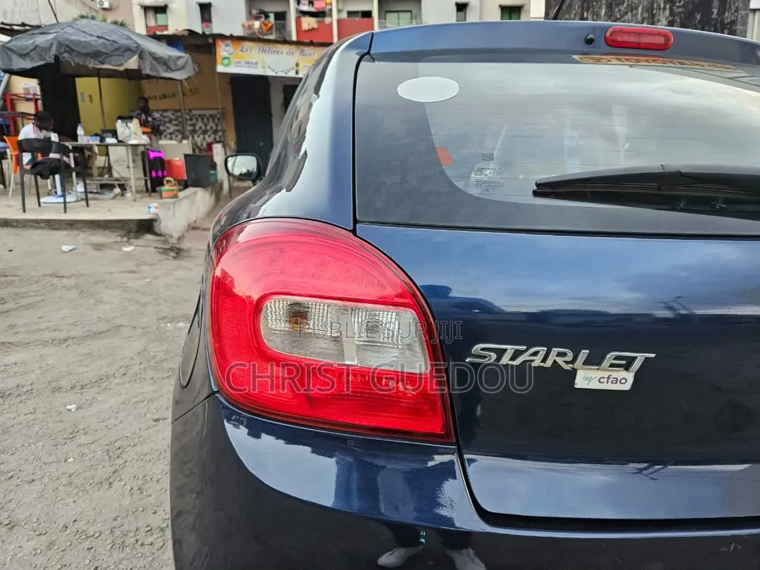 Toyota Starlet 2024 Bleu