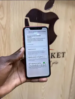 Pomme iPhone 11 128 GB Rouge