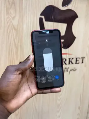Pomme iPhone 11 128 GB Rouge