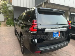 Toyota Land Cruiser Prado 2023 Noir