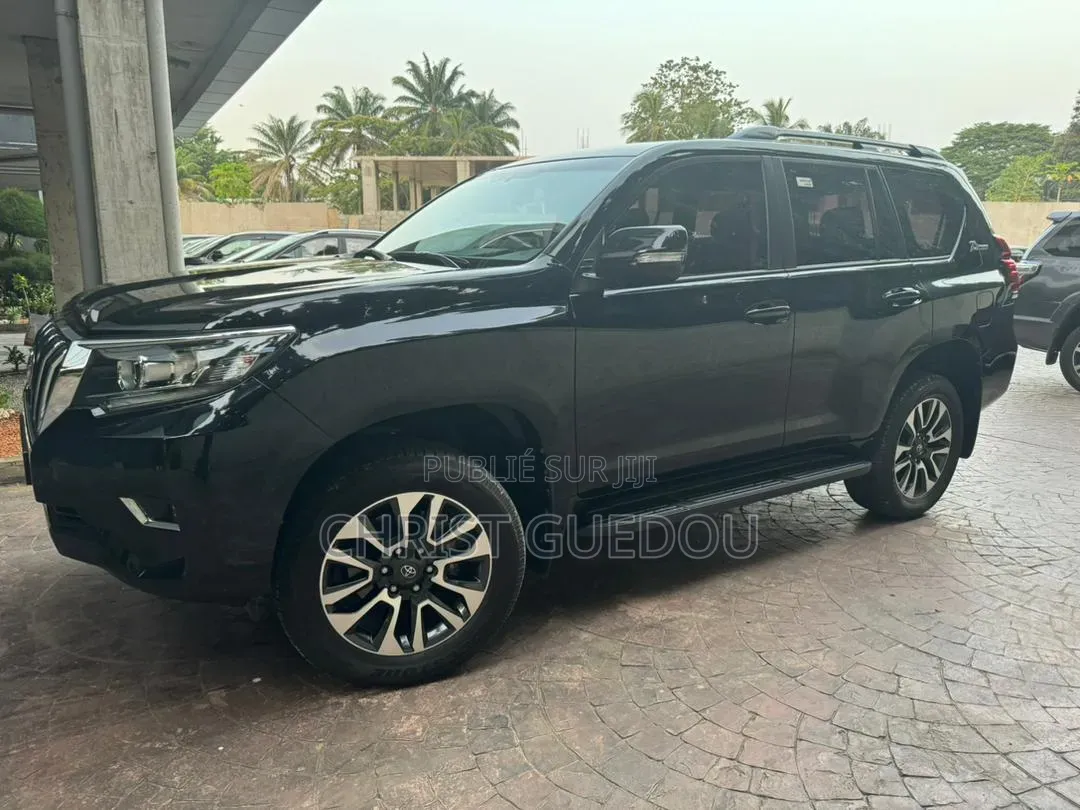 Toyota Land Cruiser Prado 2023 Noir