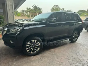 Toyota Land Cruiser Prado 2023 Noir
