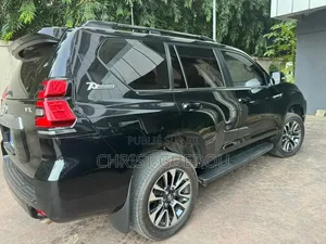 Toyota Land Cruiser Prado 2023 Noir