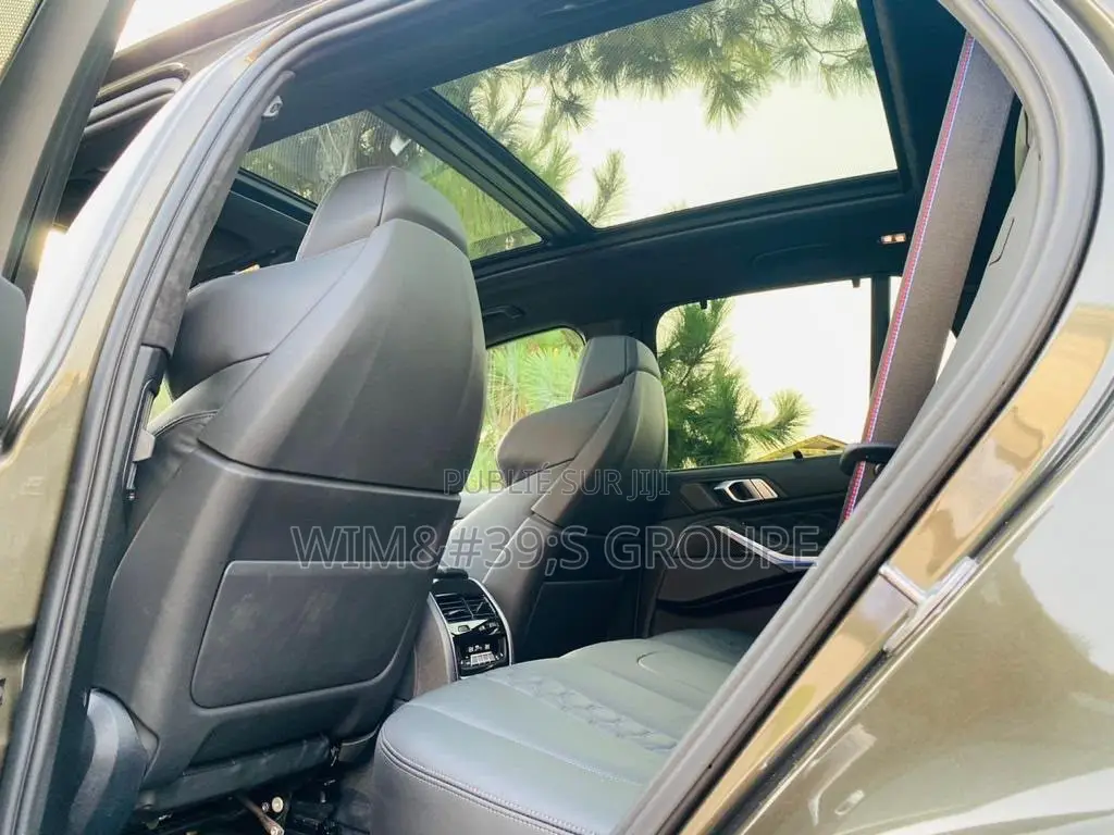 Nouveau BMW X5 M50i 2023 Gris