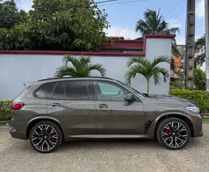 Nouveau BMW X5 M50i 2023 Gris