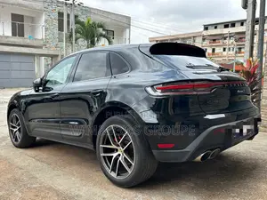 Nouveau Porsche Macan 2023 Noir