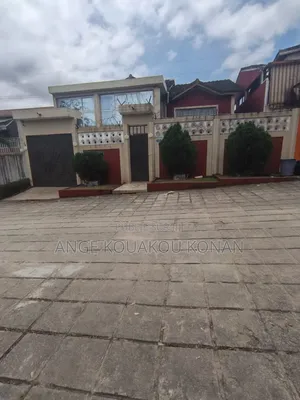 10chbre Duplex dans Ange Immobilier, Cocody à Vendre