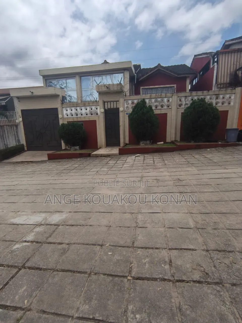 10chbre Duplex dans Ange Immobilier, Cocody à Vendre