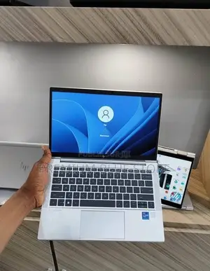 Nouveau HP EliteBook 830 G8 16GB Intel Core i7 SSD 256GB