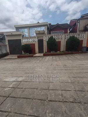 10chbre Duplex dans Prince Immobilier, Cocody à Vendre