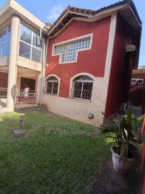 10chbre Duplex dans Prince Immobilier, Cocody à Vendre