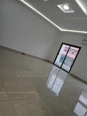 3chbre Appartement dans Lascoco Maison, Cocody à Louer