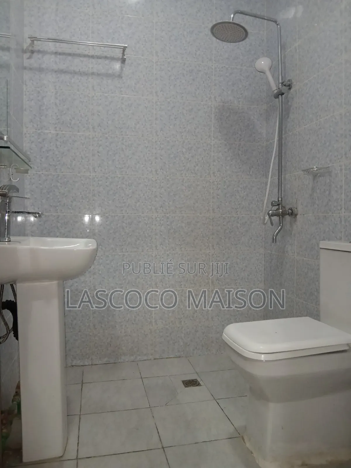 3chbre Appartement dans Lascoco Maison, Cocody à Louer