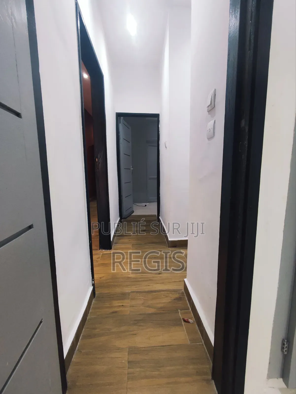 3chbre Villa dans Regis, Cocody à Louer