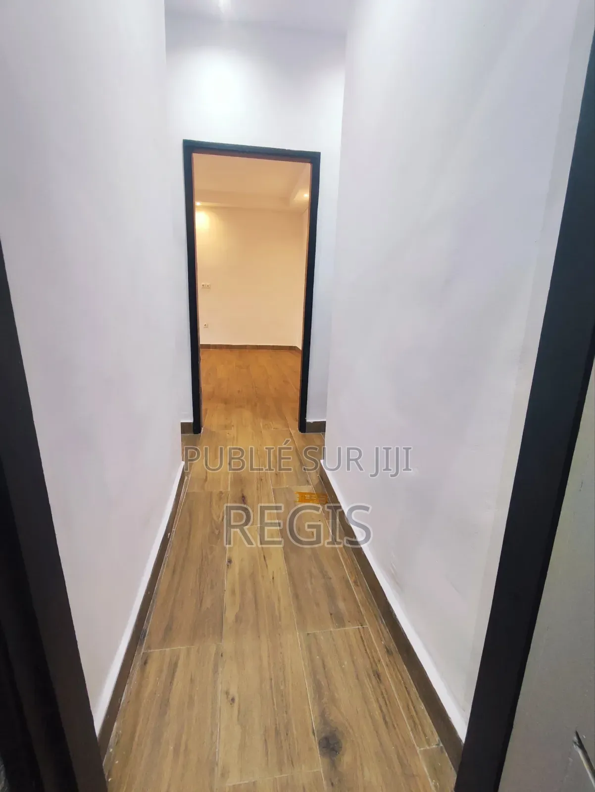 3chbre Villa dans Regis, Cocody à Louer