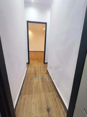 3chbre Villa dans Regis, Cocody à Louer