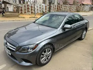Mercedes-Benz C300 2020 Gris