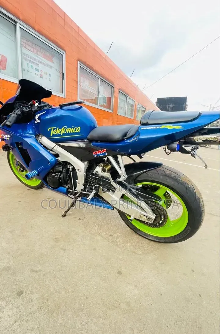 Honda CBR 2024 Bleu