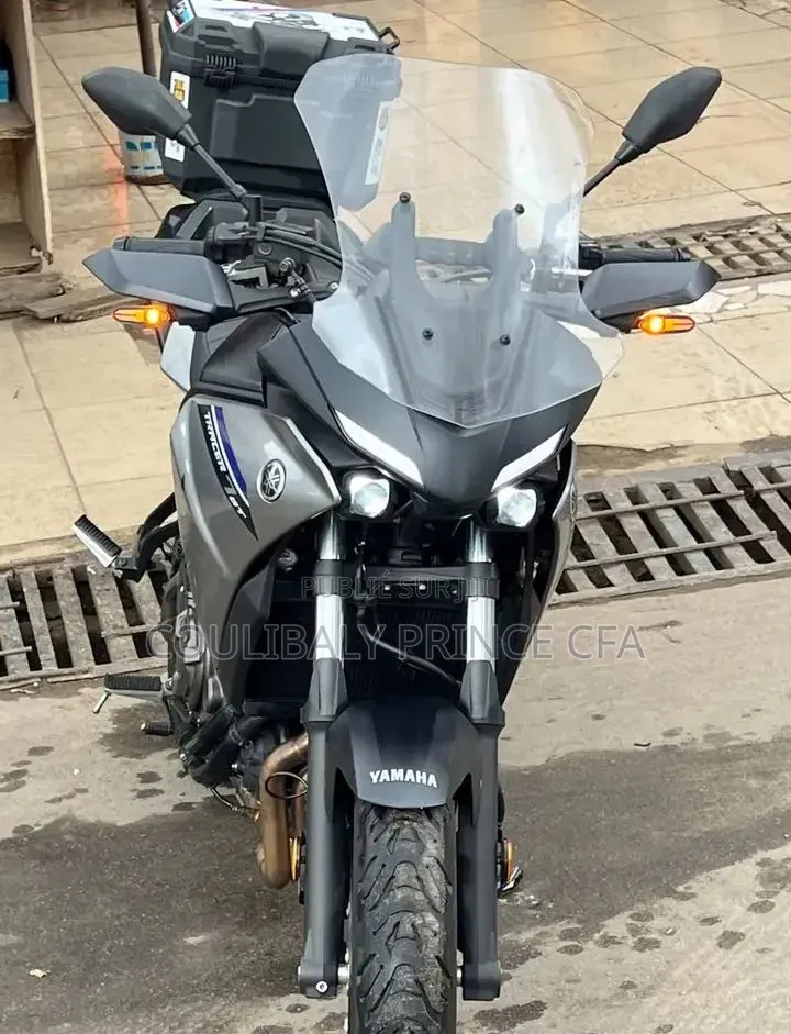 Nouveau Yamaha XSR700 2024 Noir